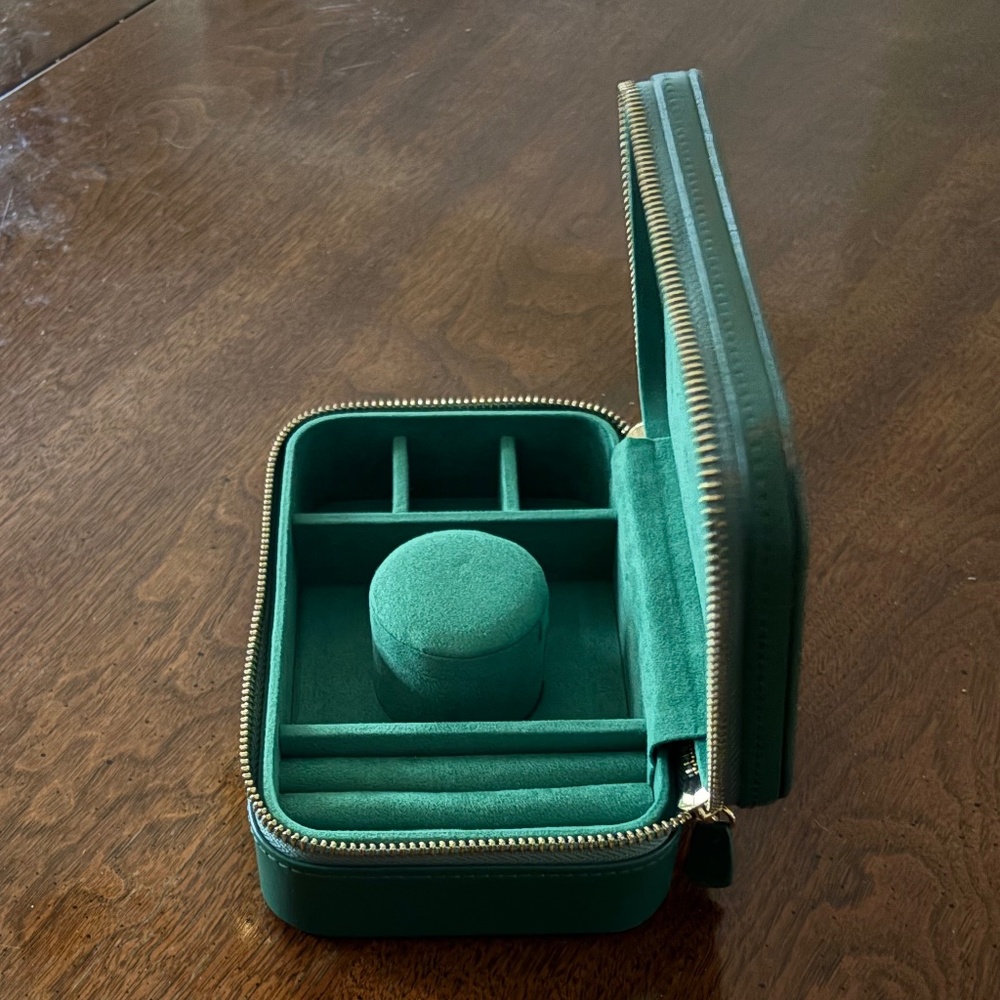 WOLF Sophia Travel Zip Jewelry Case - Green Leather - Picture 3 of 6